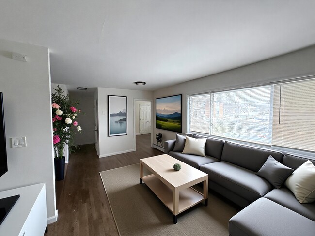18 Waldron Ave, Unit 3C