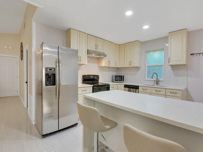 property at 1196 19th Ave SW