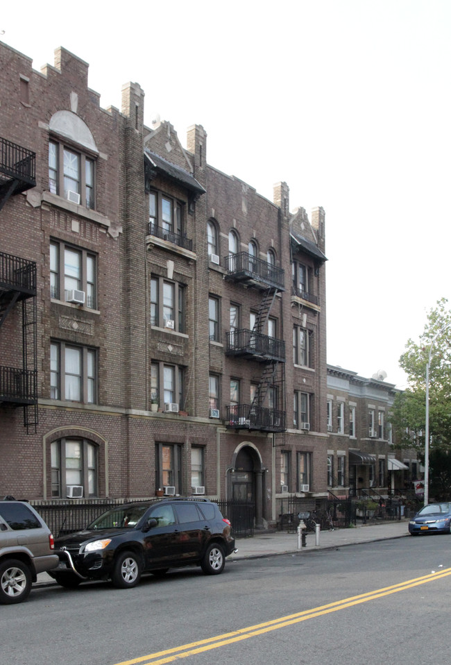 4513 6th Ave in Brooklyn, NY - Foto de edificio - Building Photo