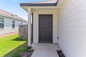 617 Marty Allen Lp, Unit 3 Bedroom 275-606 in Jarrell, TX - Building Photo - Building Photo