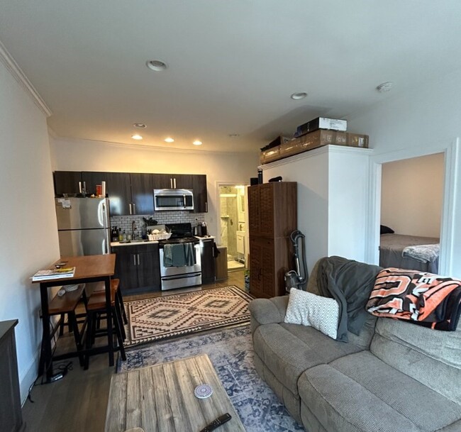 223 Newbury St, Unit 4F in Boston, MA - Building Photo - Building Photo