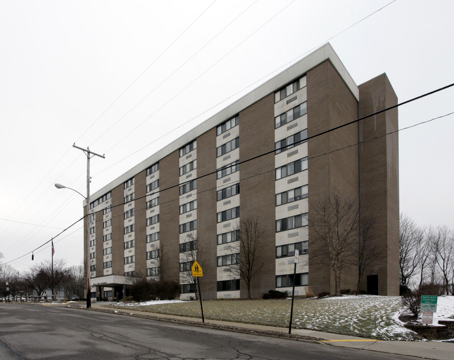 Wade D. Mertz Towers in Sharpsville, PA - Building Photo