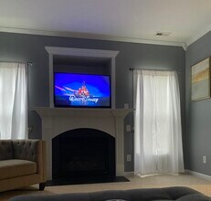 8174 Rolling Glenn Dr in Raleigh, NC - Foto de edificio - Building Photo