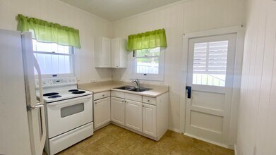 736 Hawaii St in Honolulu, HI - Building Photo - Building Photo