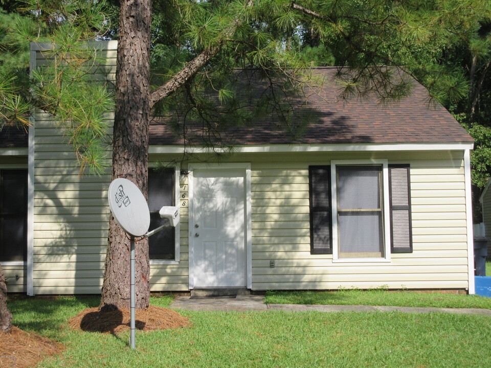 168 Corey Cir in Jacksonville, NC - Building Photo