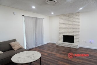 2405 San Ramon Ct in Bakersfield, CA - Building Photo - Building Photo