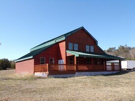 2672 Twin Hills Rd in Kempner, TX - Building Photo