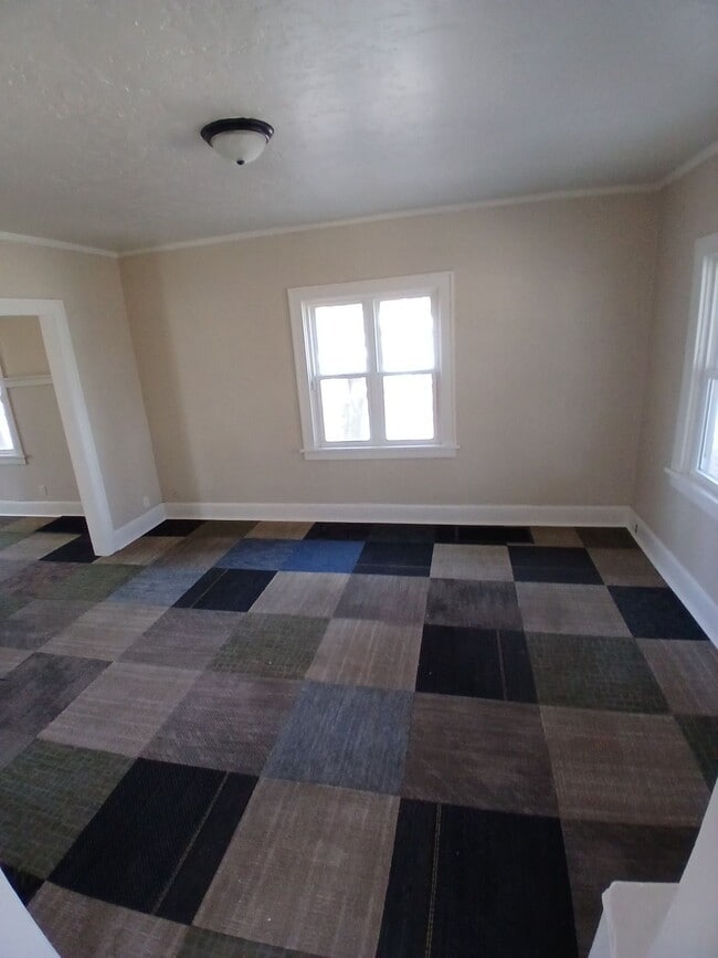 328 Royal Ave in Rockford, IL - Building Photo - Building Photo