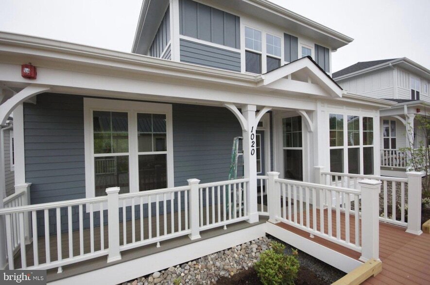 1020 Railroad Ave in Falls Church, VA - Foto de edificio