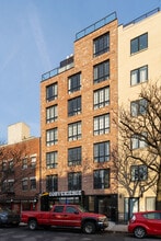 311 Franklin Ave in Brooklyn, NY - Foto de edificio - Building Photo