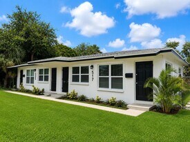 517 73rd Ave N in St. Petersburg, FL - Building Photo