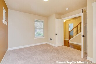 14350 SW Burlwood Ln in Beaverton, OR - Building Photo - Building Photo