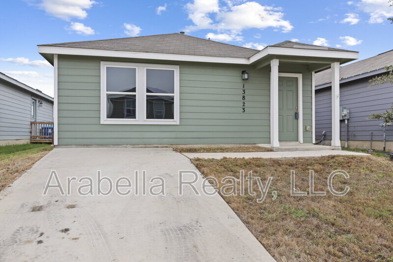 13823 Ostrich Run in San Antonio, TX - Building Photo