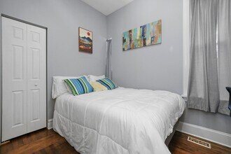 1527 N Claremont Ave in Chicago, IL - Building Photo - Building Photo