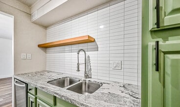 Maya's Condominiums in Scottsdale, AZ - Foto de edificio - Building Photo