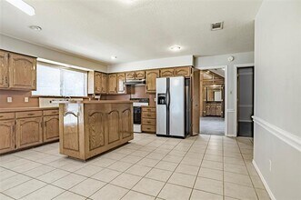 3704 Westview Dr in Bedford, TX - Building Photo - Building Photo