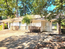 602 Gary K St in Pineville, LA - Building Photo