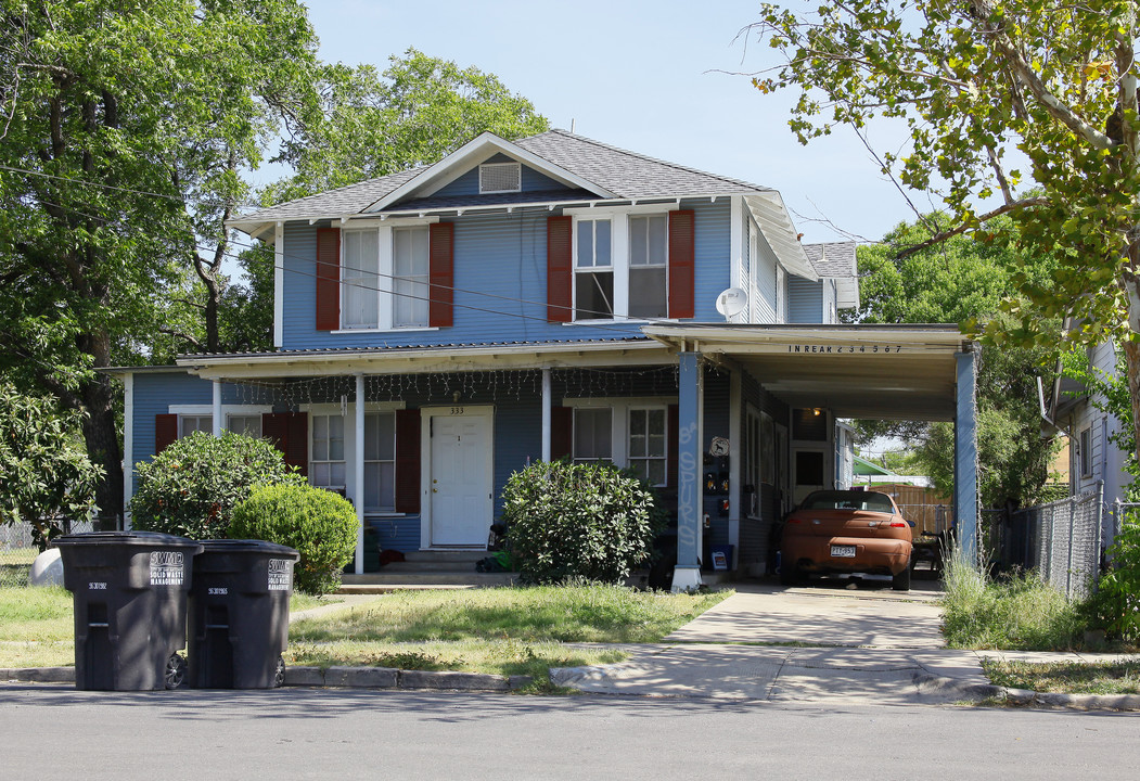 7 Plex in San Antonio, TX - Building Photo