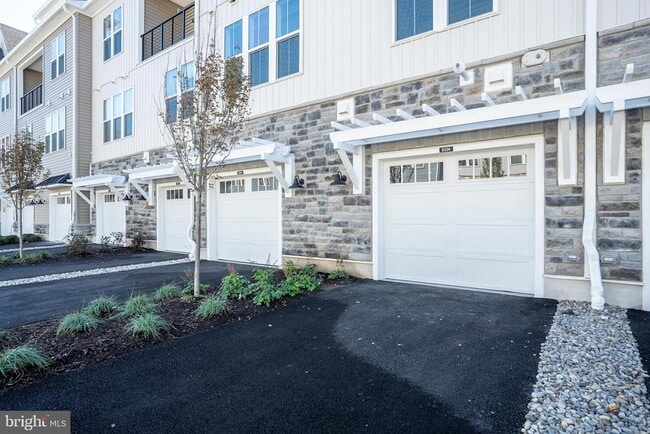 8104 Donatello Dr in Princeton, NJ - Building Photo - Building Photo