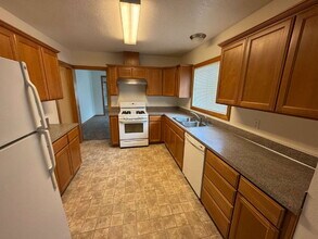 1010 N Winchell St in Portland, OR - Building Photo - Building Photo