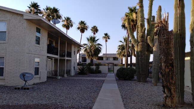 15551 Sunland Gin Rd in Arizona City, AZ - Building Photo - Building Photo