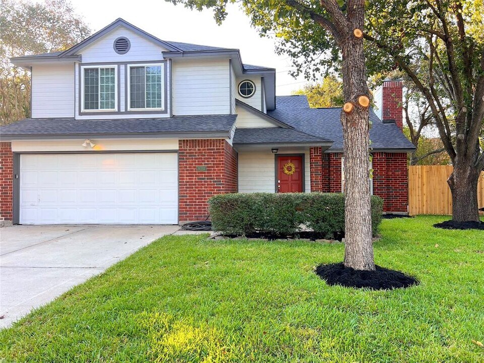 16303 Mc Cormick Dr in Houston, TX - Building Photo