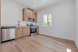 416 S Ave 56 in Los Angeles, CA - Building Photo - Building Photo