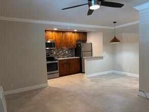1021 NE 24th Ave in Pompano Beach, FL - Building Photo - Building Photo