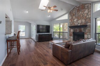 13111 Mansfield Dr in Austin, TX - Building Photo - Building Photo