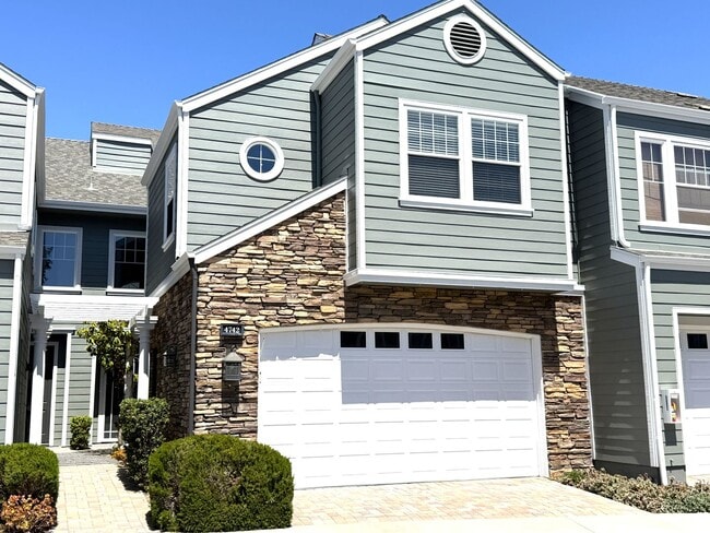 property at 4742 Beachwood Ct