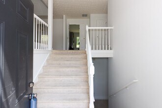 5485 Forest Falls Dr in Loganville, GA - Building Photo - Building Photo
