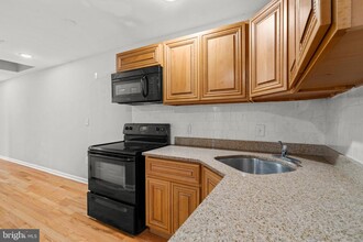 1709 Cecil B. Moore Ave in Philadelphia, PA - Building Photo - Building Photo