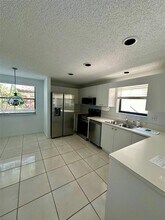 6081 SE Landing Way in Stuart, FL - Building Photo - Building Photo