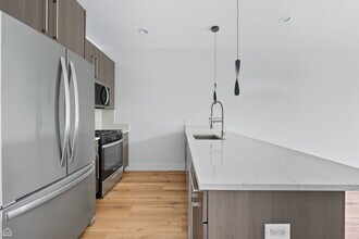 2354 N Washtenaw Ave in Chicago, IL - Building Photo - Building Photo