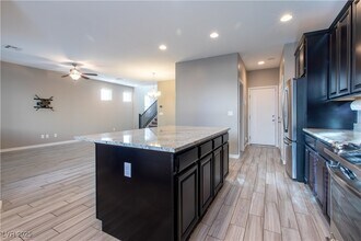 12382 Loggeta Way in Las Vegas, NV - Building Photo - Building Photo