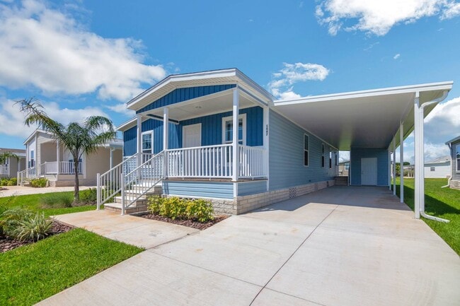 1447 Whispering Pnes Lp in Frostproof, FL - Building Photo - Building Photo