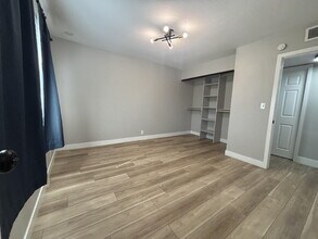 940 Laramore Dr in Las Vegas, NV - Building Photo - Building Photo