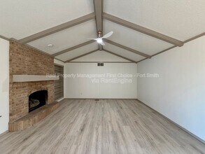 506 Jenny Wren St in Van Buren, AR - Foto de edificio - Building Photo