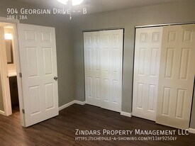 904 Georgian Dr in Danville, IL - Building Photo
