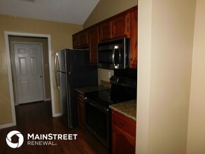 1688 Sarah Ann Dr W in Southaven, MS - Foto de edificio - Building Photo