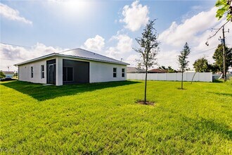 46 NE 4th St in Cape Coral, FL - Building Photo - Building Photo