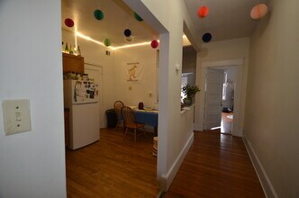 1695 Beacon St, Unit 11 in Brookline, MA - Building Photo - Building Photo