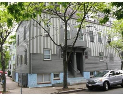 2 Hingham St in Cambridge, MA - Foto de edificio