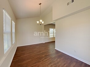 1721 Muirwood Blvd in Murfreesboro, TN - Foto de edificio - Building Photo