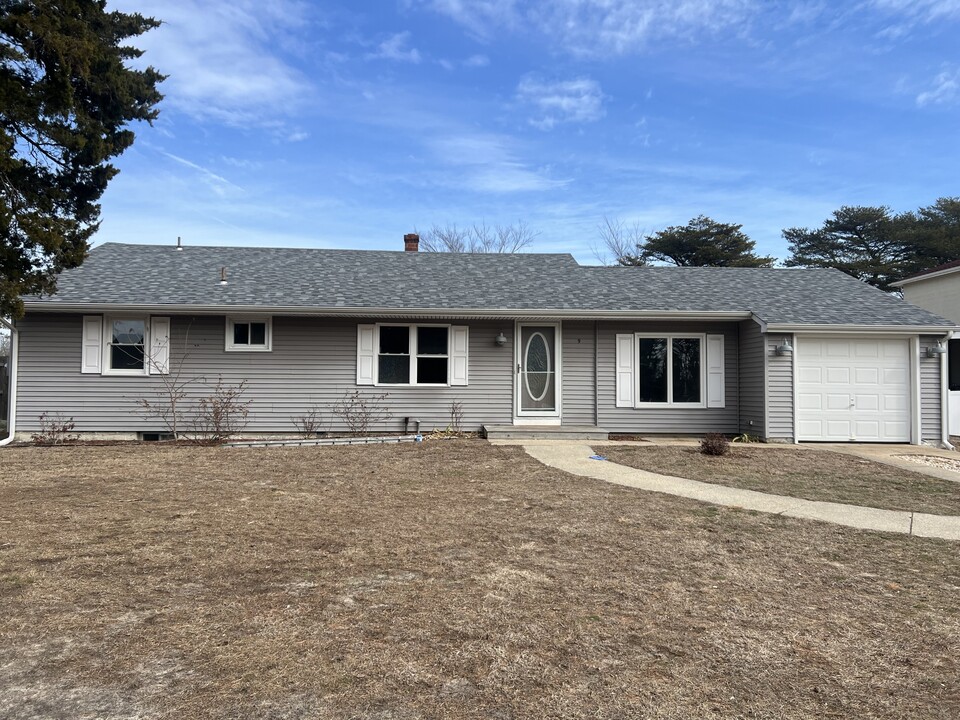 9 Roberts Ave in Marmora, NJ - Building Photo