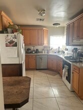 1323 S 1st Ave in Safford, AZ - Foto de edificio - Building Photo