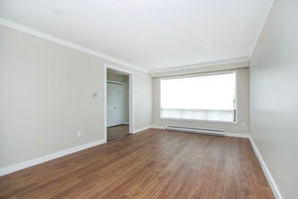 98 Durham St in Oshawa, ON - Building Photo - Building Photo