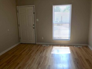 6863 Foxbend Ct in Florissant, MO - Building Photo - Building Photo
