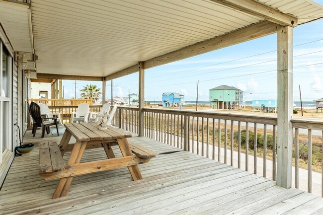 23012 Verano Dr in Galveston, TX - Foto de edificio - Building Photo