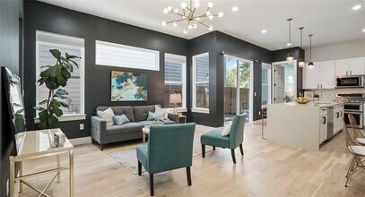 607 E 49th St in Austin, TX - Building Photo - Building Photo